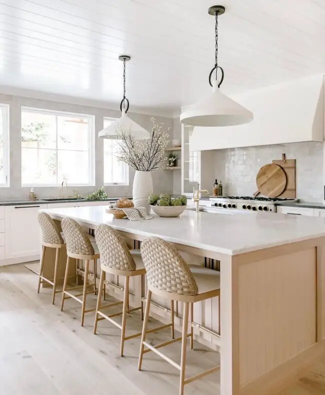 Clean, Simple Farmhouse Dining Areas