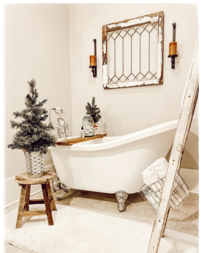 Rustic Christmas Vibes in the Bathroom