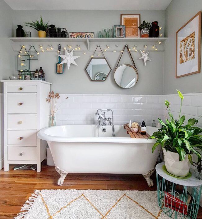 Fun and Whimsical Holiday Bath Decor