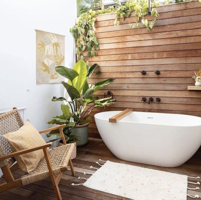 Relaxed Boho Outdoor Bathing Ideas