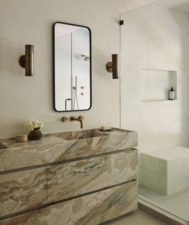 Earthy Tones in Marble Bathrooms