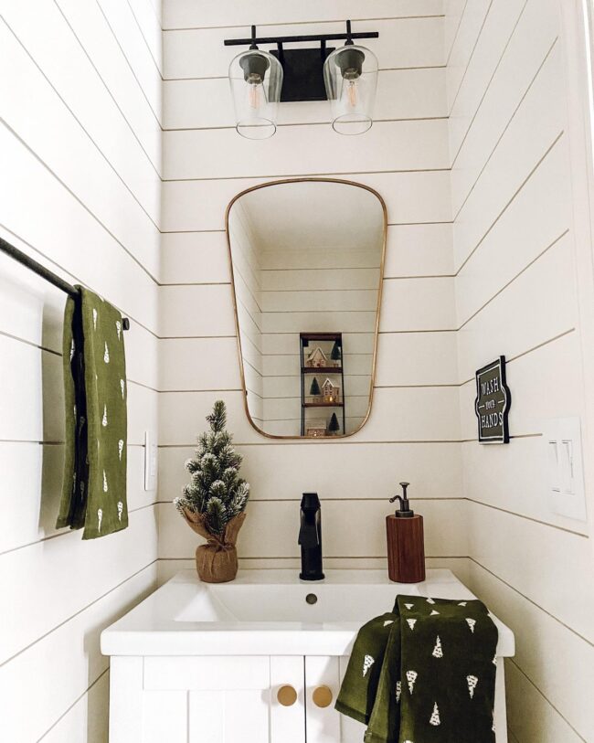 Rustic Cabin Christmas Bathroom