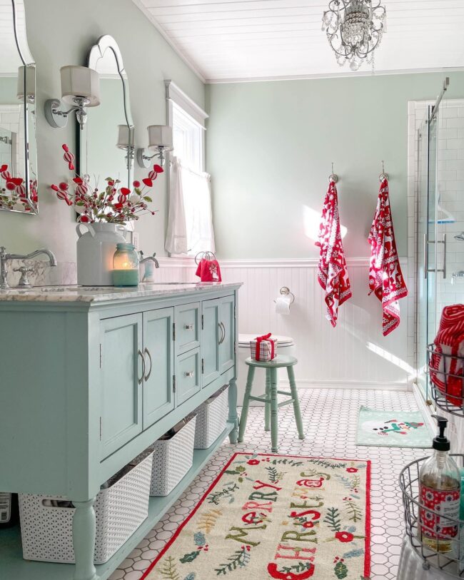 Bright and Cheerful Christmas Bathroom Style