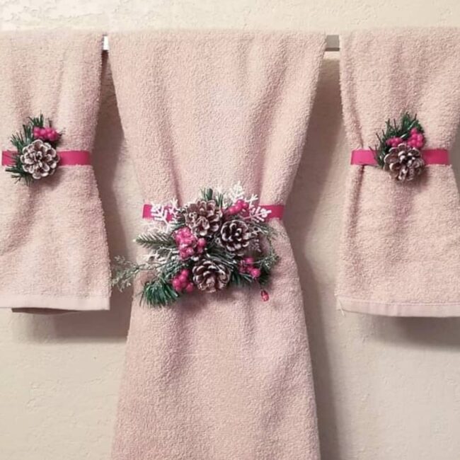 Stylish Towel Displays for the Holidays