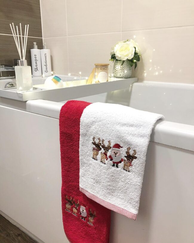 Holiday-Themed Bath Towels with Fun Prints