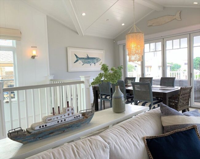 Bright Dining Rooms with Nautical Style