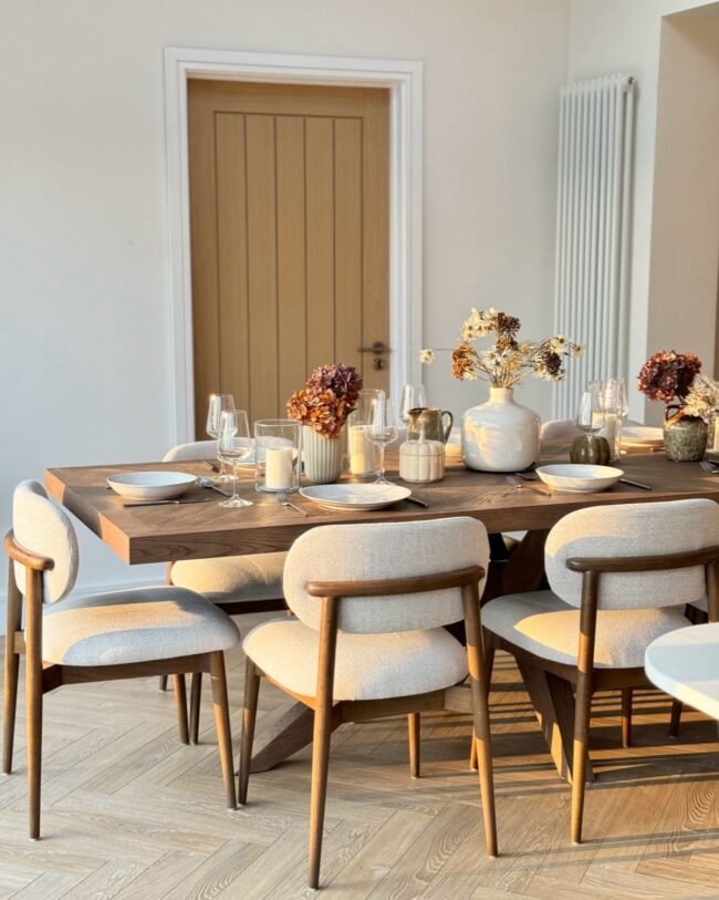 Neutral Dining Rooms with Subtle Elegance