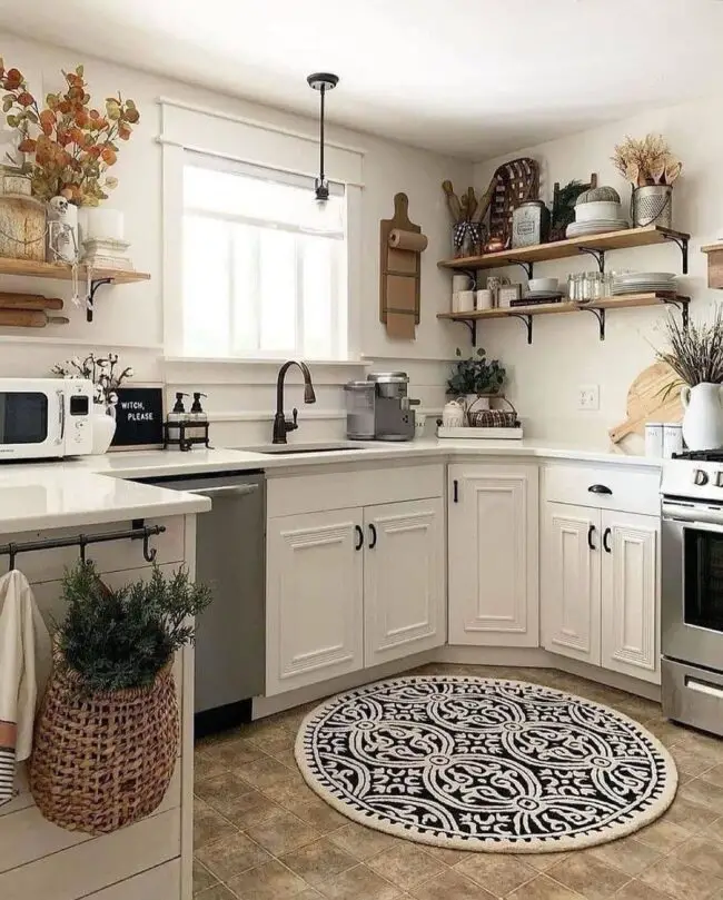 Smart Use of Kitchen Space in a Cozy Corner