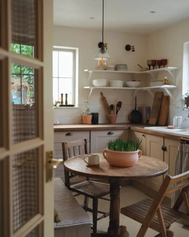 Intimate Farmhouse Kitchen that Welcomes All