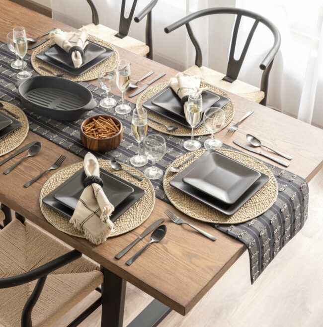 Essential Elements for a Well-Decorated Dining Table