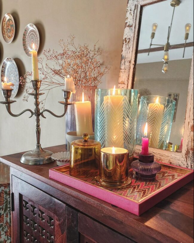 Inviting Candlelit Holiday Ambiance