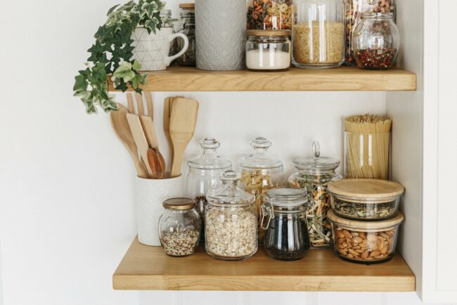 How to Choose the Right Storage Containers for Your Pantry