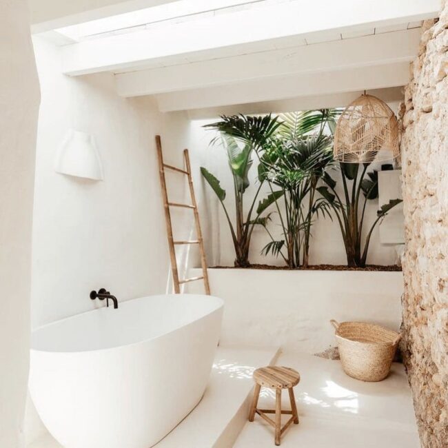 Bright Bathing with Open Spaces