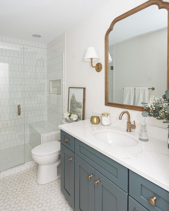 Clean and Crisp Bathroom Style